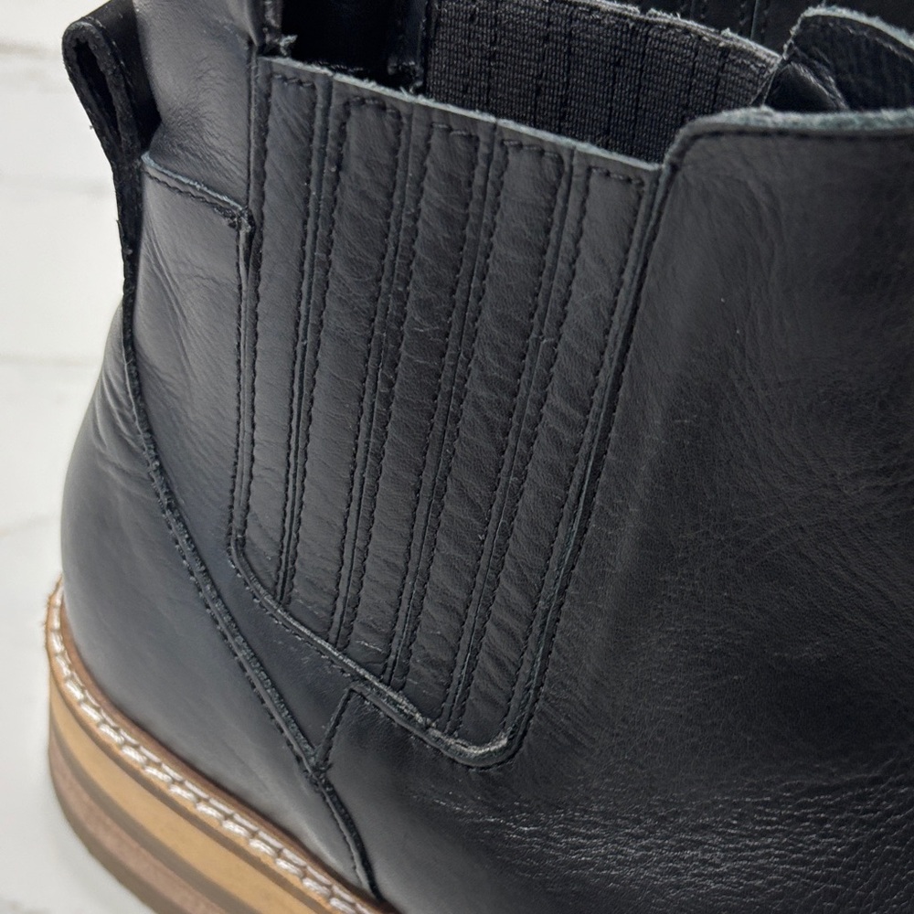 Stylish Black Leather Ankle Boots - Picture 4 of 16